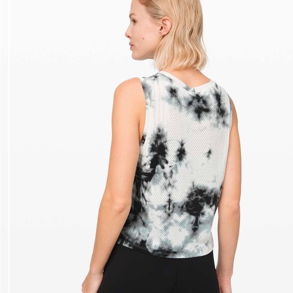 Lululemon Train to Be Tank - Picture 3 of 9